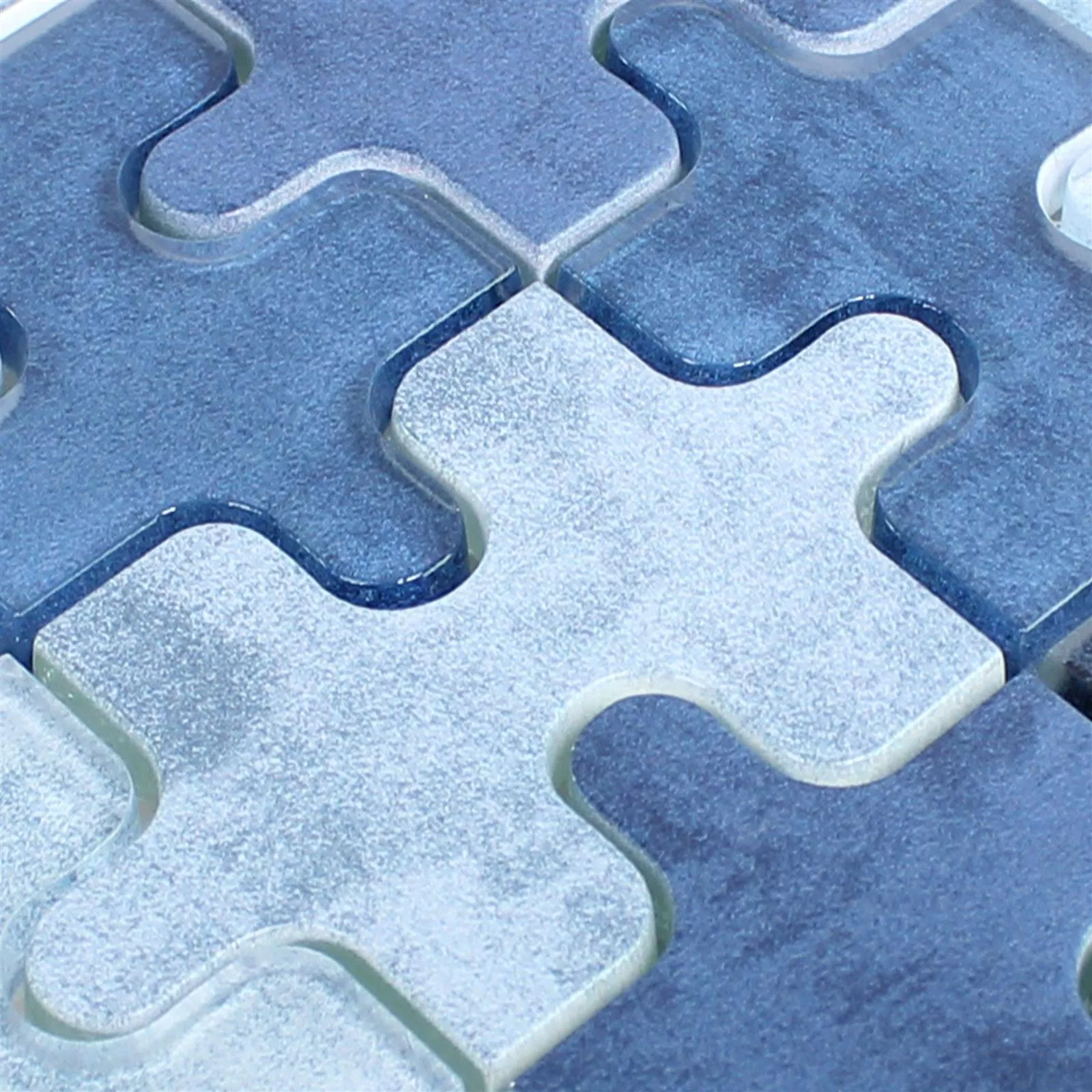 Muster von Glasmosaik Fliesen Puzzle Blau