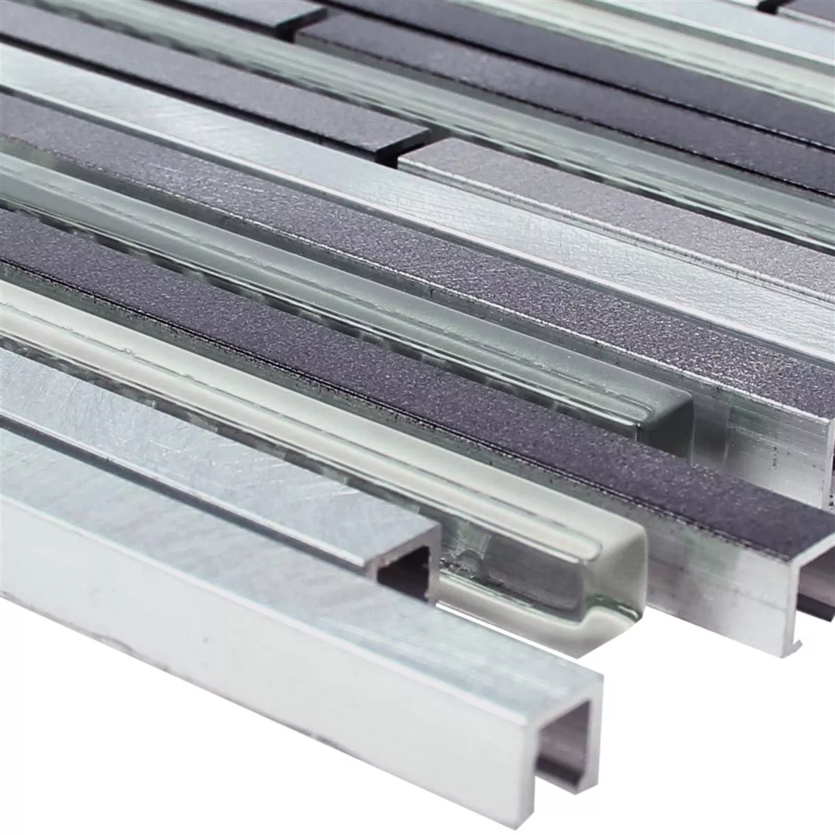 Glas Metall Mosaik Freeway Svart Silver Glas Metall Mosaik Freeway Svart Silver